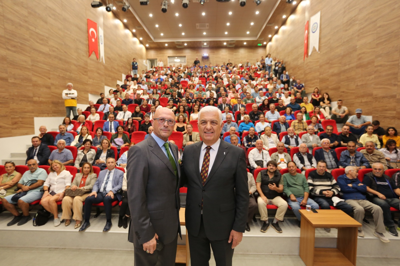 Muğla’da Erol Mütercimler Söyleşisi’ne Yoğun İlgi