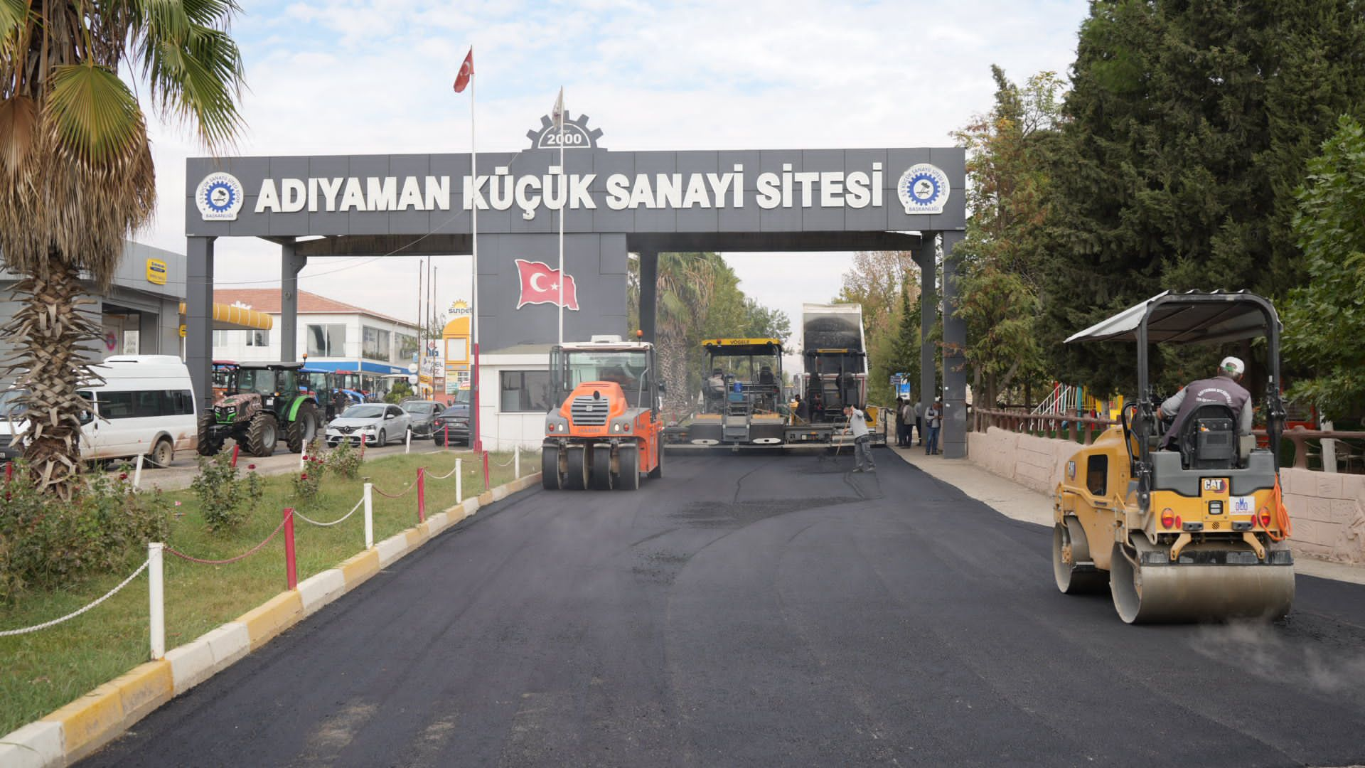 KÜÇÜK SANAYİ SİTESİ’NDE ASFALTLAMA ÇALIŞMASI SÜRÜYOR