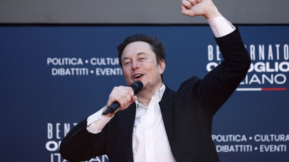 Elon Musk açıkladı… Robotaksi için tarih belli oldu