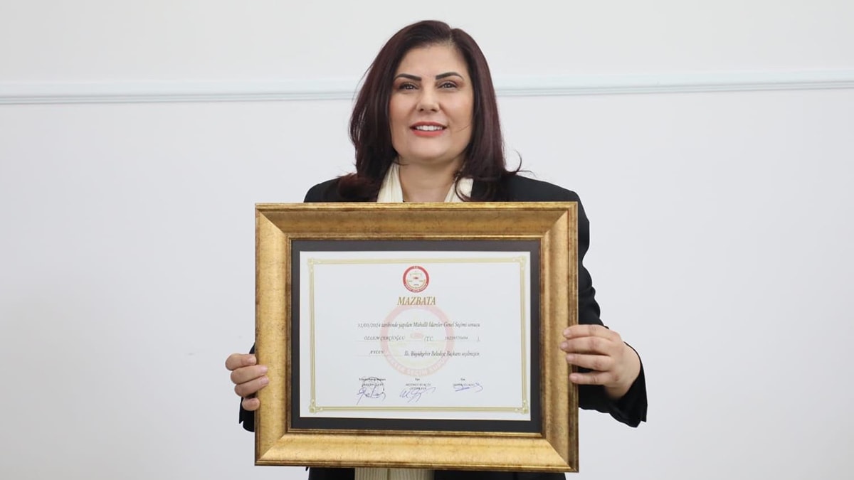 Özlem Çerçioğlu’na yemekhanede mazbata