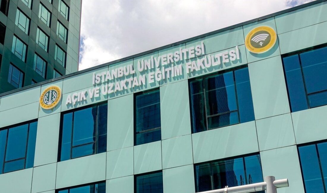 İstanbul Üniversitesi Açık ve