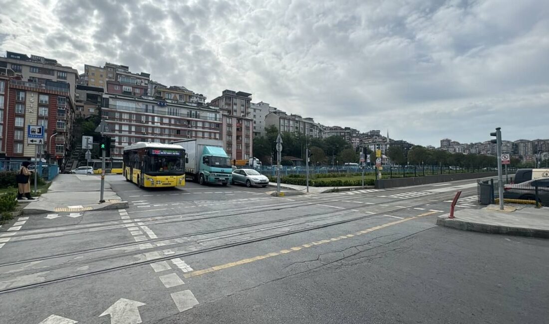 İstanbul Alibeyköy'de tramvay ile