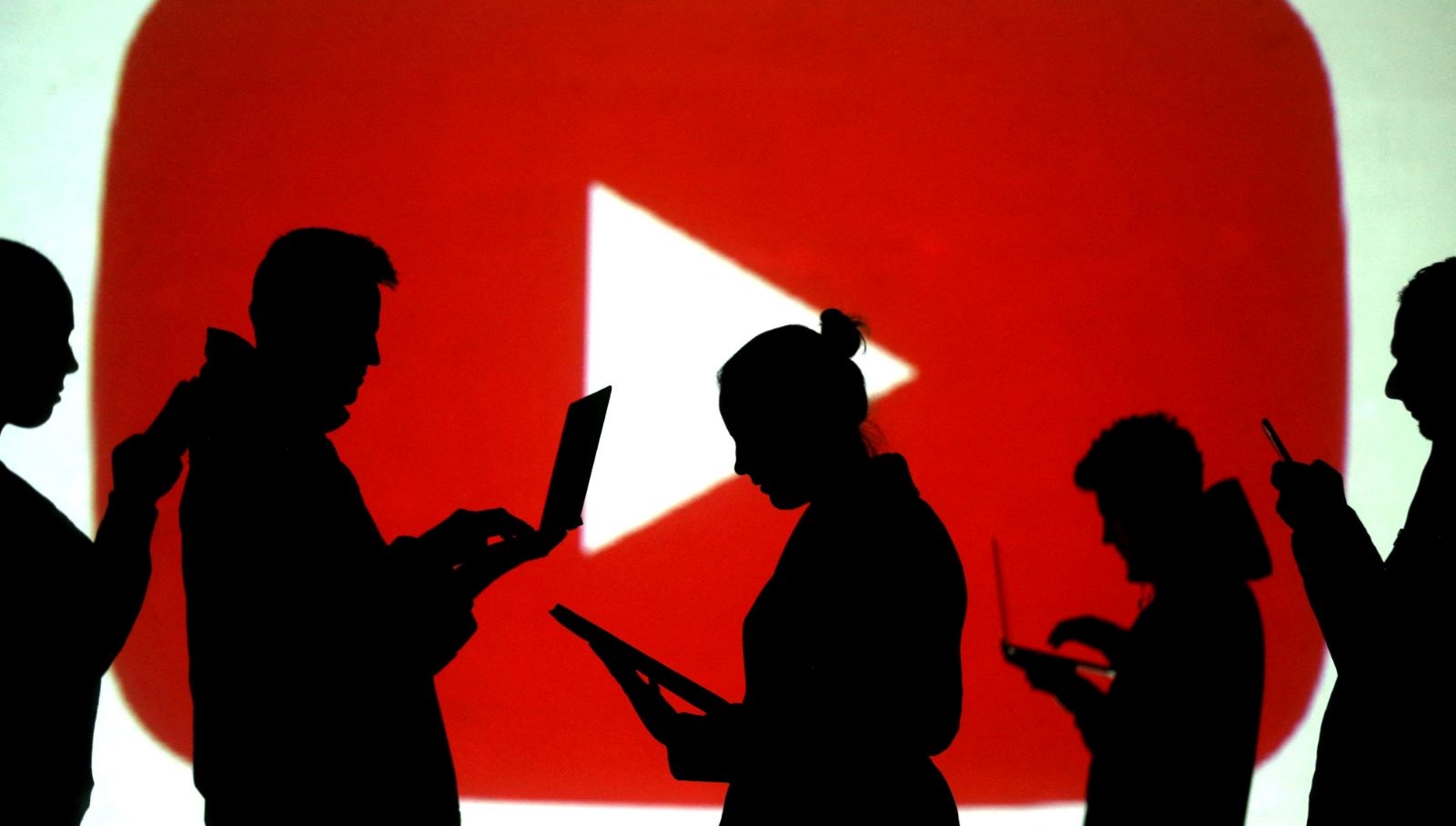 YouTube, ateşli silah içeren videolara ilişkin politikasını değiştiriyor