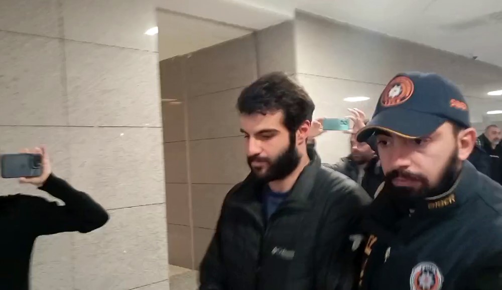 OYUNCU ATAKAN YILMAZ, YASADIŞI